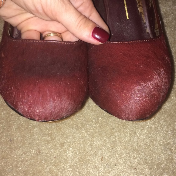DOLCE VITA WINE CALF HAIR 4” HEELS PREOWNED - Picture 5 of 7